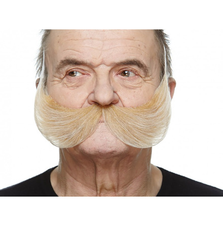 Mustasch, inventor blond